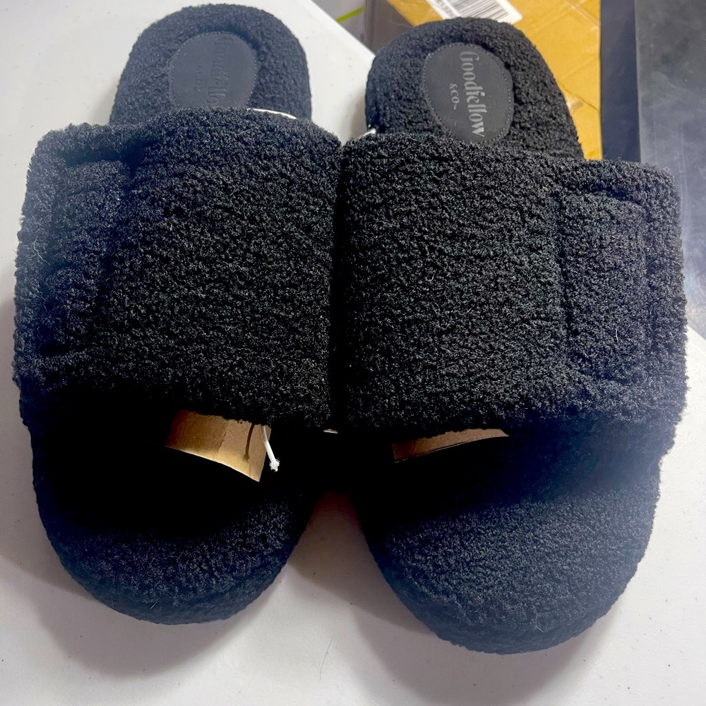 Men’s Goodfellow & Co Slippers, Size XL 13/14